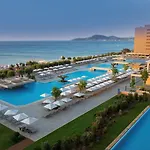 度假村 Amada Colossos 5*