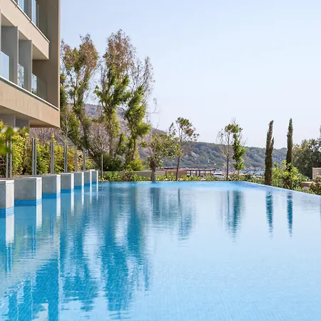 Amada Colossos ファリラキ