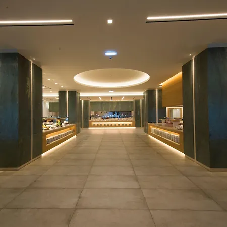 Amada Colossos リゾート ファリラキ